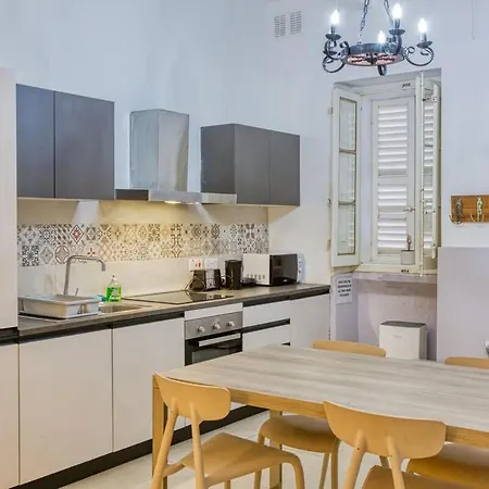 Relaxing Seaside Escape 1-bed Maisonette Near Sea Sliema