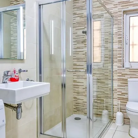 Relaxing Seaside Escape 1-bed Maisonette Near Sea Apartment Sliema