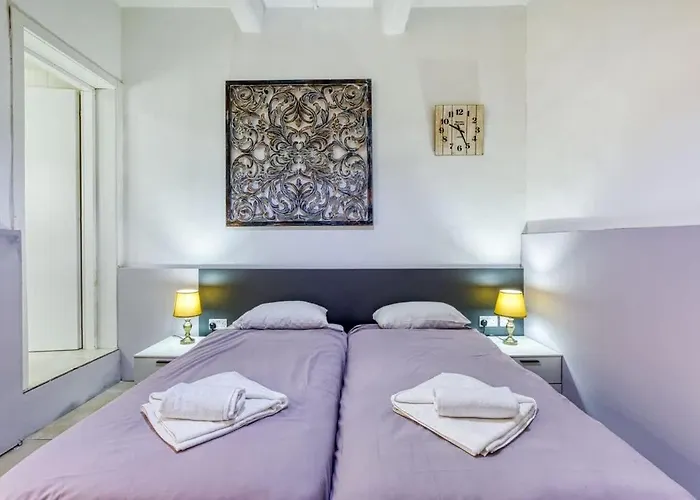 Relaxing Seaside Escape 1-bed Maisonette Near Sea *