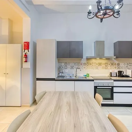 Relaxing Seaside Escape 1-bed Maisonette Near Sea Sliema