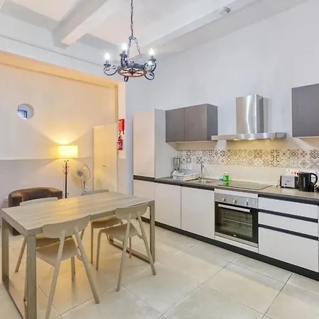 Relaxing Seaside Escape 1-bed Maisonette Near Sea 公寓