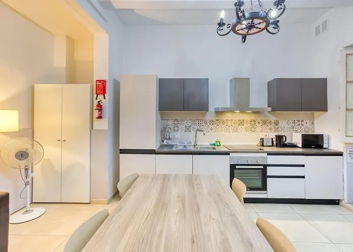 Relaxing Seaside Escape 1-bed Maisonette Near Sea Sliema