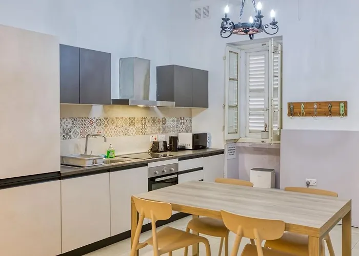 Relaxing Seaside Escape 1-bed Maisonette Near Sea Sliema