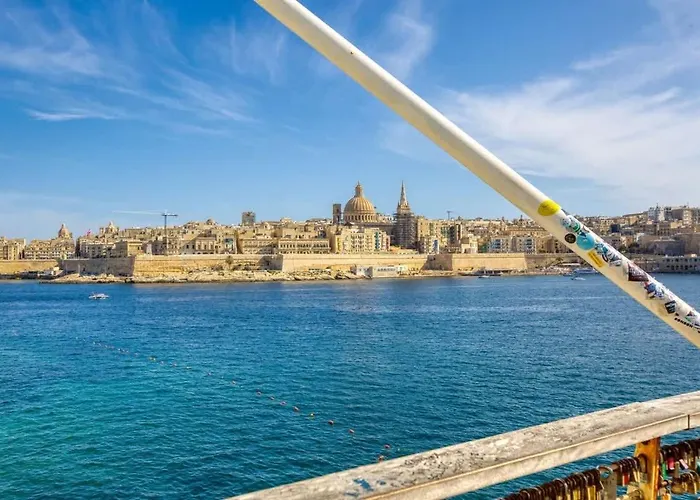 Relaxing Seaside Escape 1-bed Maisonette Near Sea Apartament