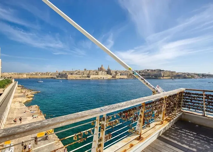 公寓 Relaxing Seaside Escape 1-bed Maisonette Near Sea 斯利马